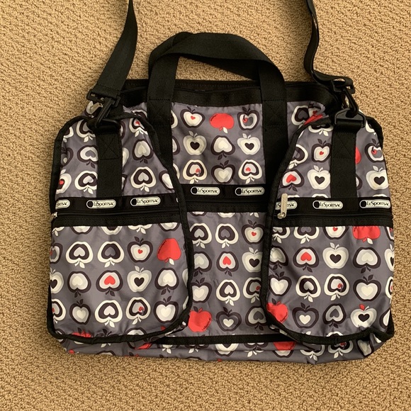LeSportsac duffel bag - Picture 2 of 2